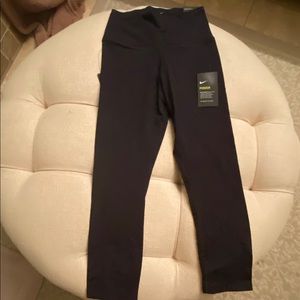 Nike cropped leggings